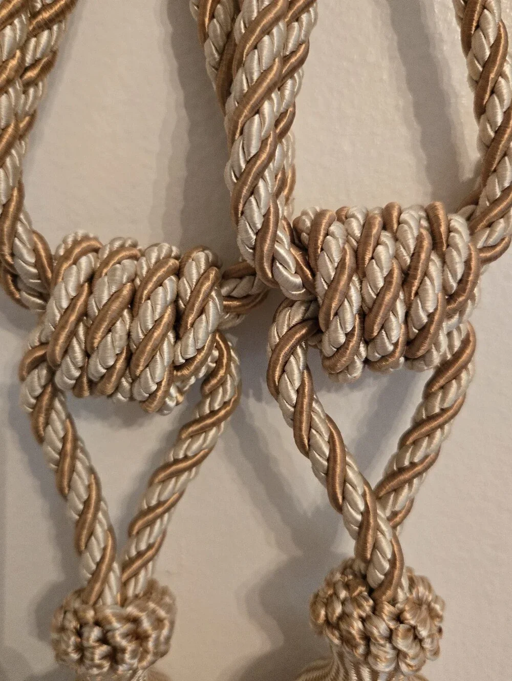 Two Drapery Tie Backs With Tassels Gold And Cream Unbranded